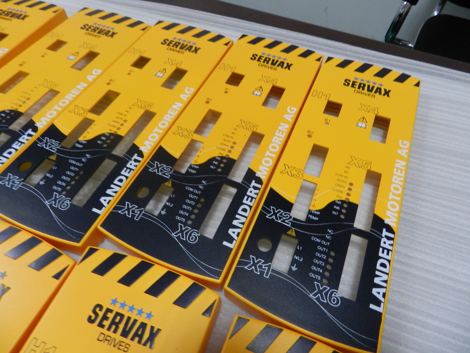 复模手板的制作需要哪些设备和技术支持？